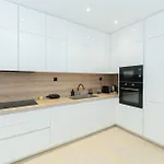 Monopati Aparthotel 4*