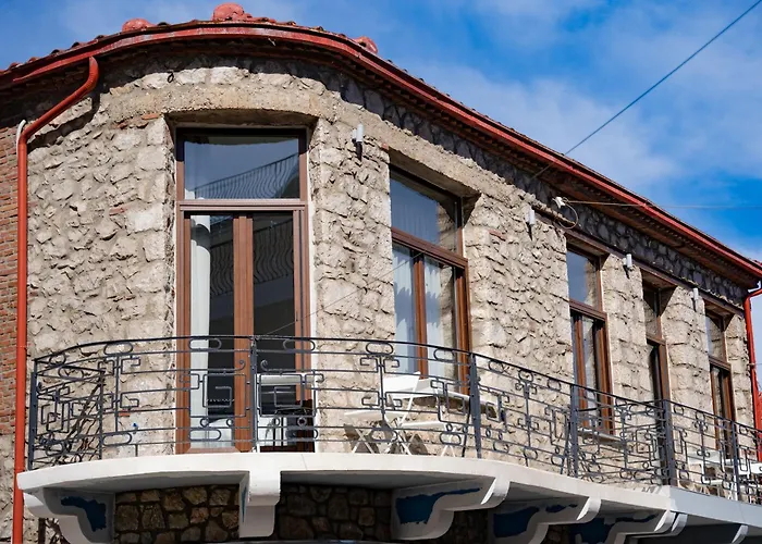 Monopati Aparthotel *